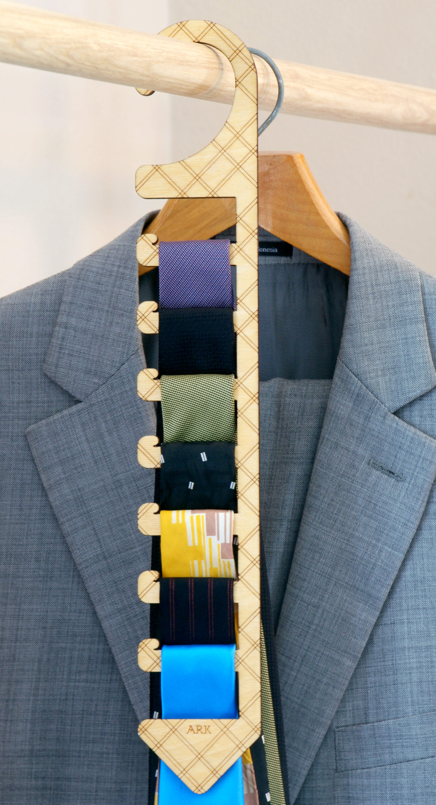 Tie Rack - Image 2